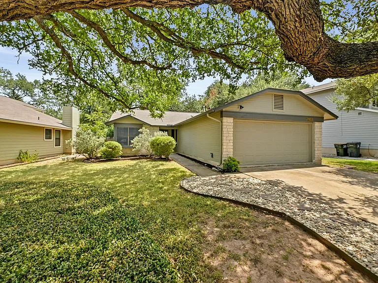 7403 Dallas Dr — Photo 2