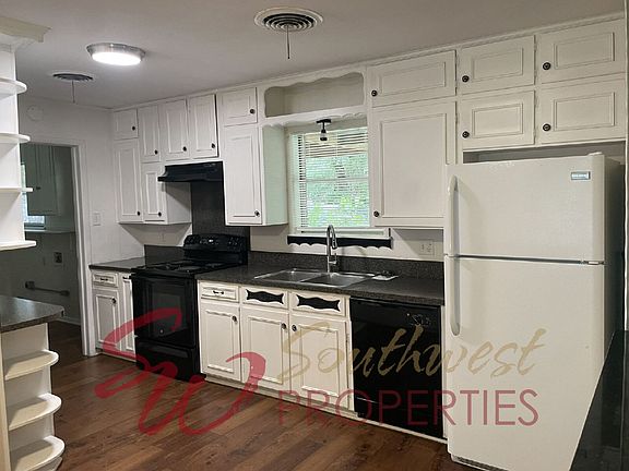 2nd image of 859 N Charlotte Ave