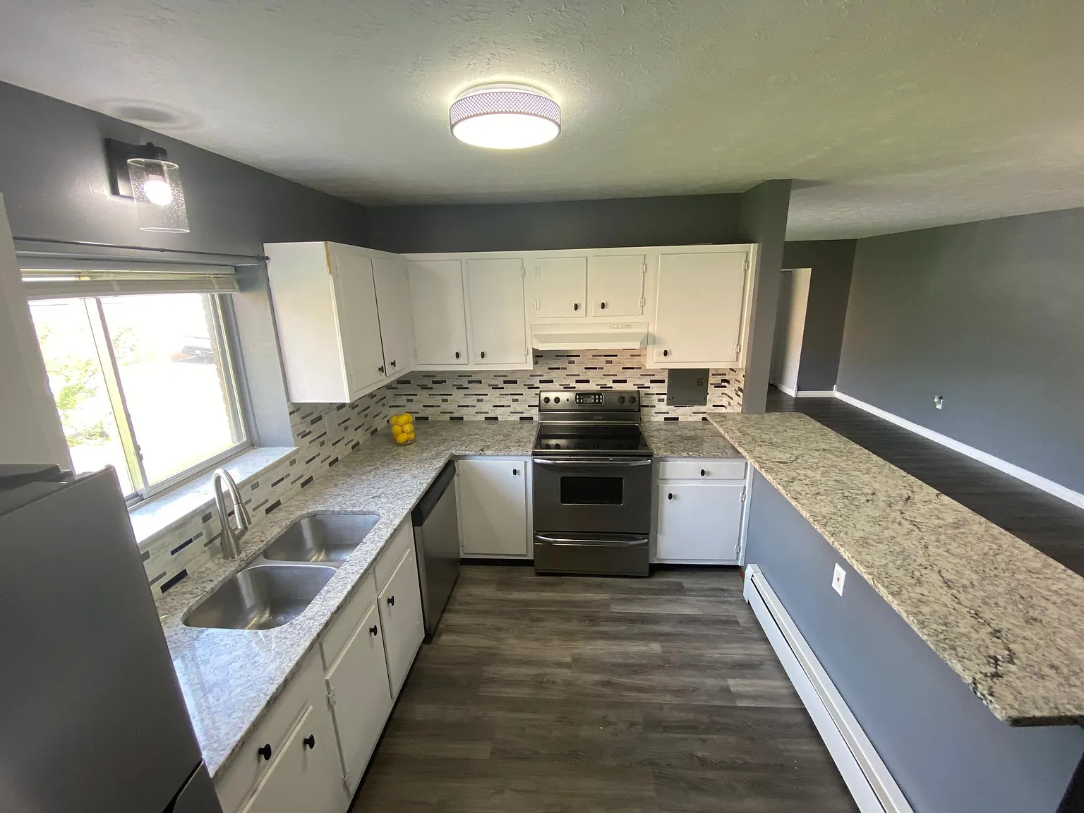 2 bed, 924 sqft, $1,375 — Photo 2