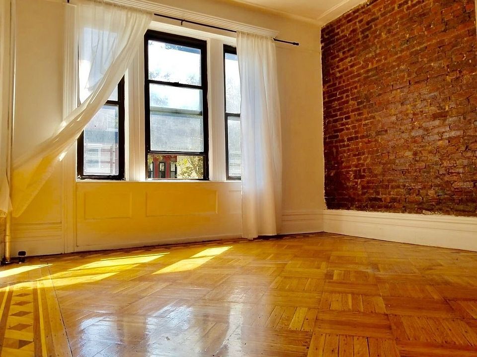 2nd image of 1049 Sterling Pl APT 4