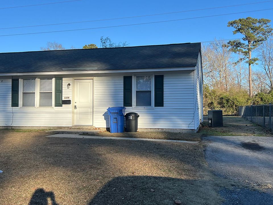 1st image of 1228 Davis St
