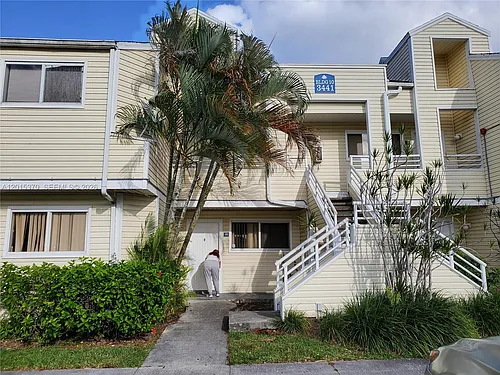 3441 NW 44th St #104 Photo 1