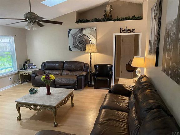 5th image of 2751 Honeywood Dr