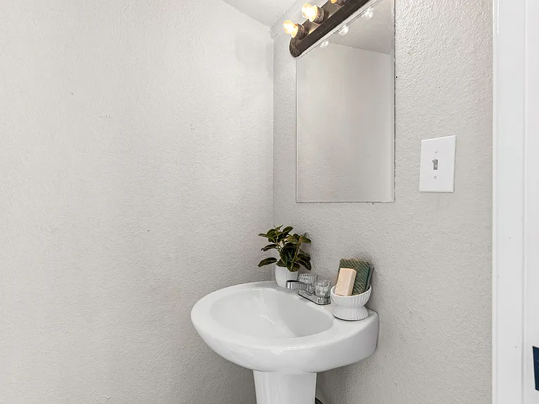 846 San Angelo — Photo 10
