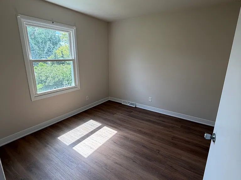 9045 S Chicago Ct — Photo 8