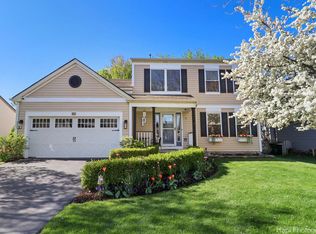 327 Fawn Ln, Hainesville, IL 60030