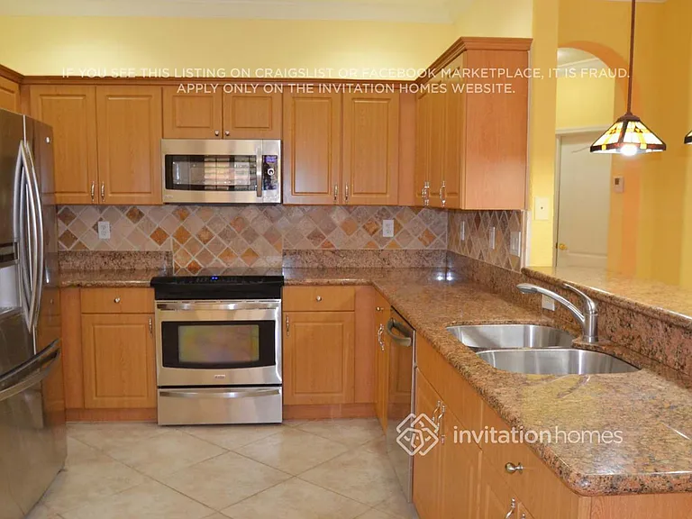 6243 SW 158th Ave — Photo 4