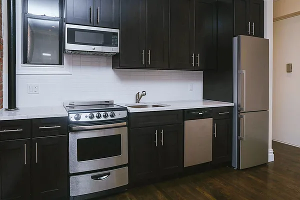 Rented by Nooklyn NYC LLC | media 18