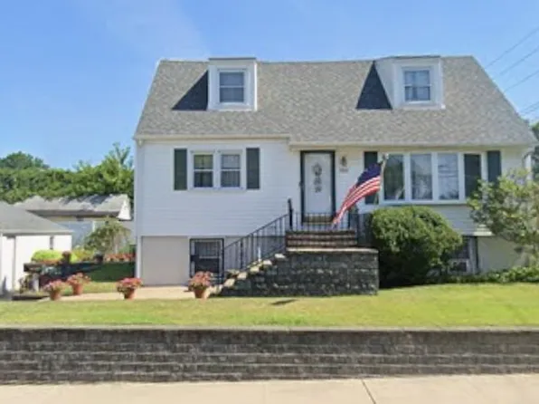 (undisclosed Address), Elmont, NY 11003