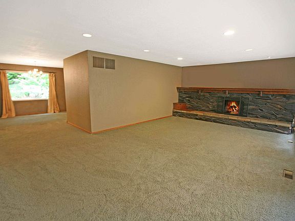 3rd image of 1706 Corbet Dr NW