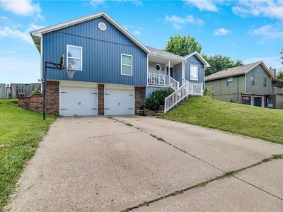2009 NE Peters Dr, Lees Summit, MO, 64086