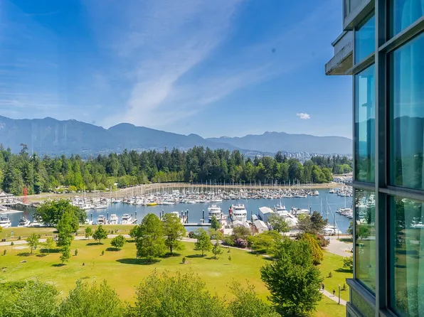 1889 Alberni St #Penthouse 110, Vancouver, BC V6G 3G7