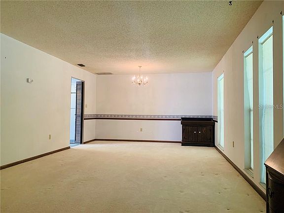 4th image of 1301 E Lakeview Ave