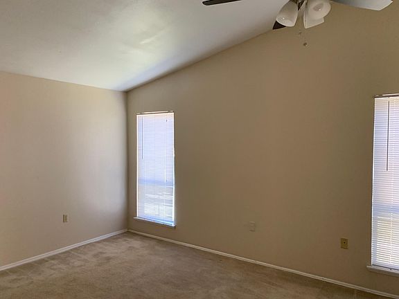 3rd image of 11158 El Sendero St
