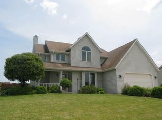 5725 San Dell Way, Racine, WI 53402