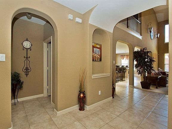 5th image of 1016 Keats Dr