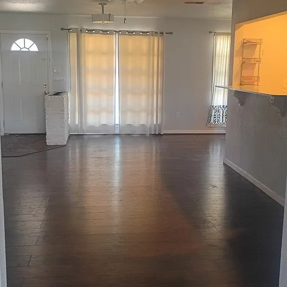 312 McKnight Dr — Photo 3