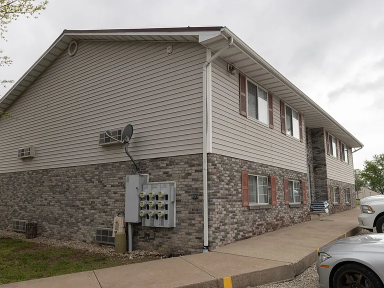 100-300 Marjorie Ct — Photo 1
