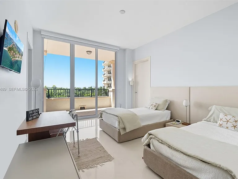 7141 Fisher Island Dr #7141 — Photo 28