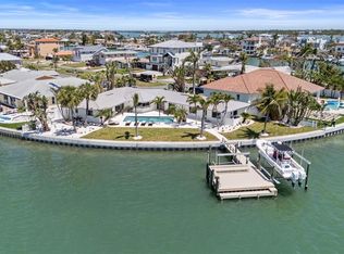 11050 7th St E, Treasure Island, FL 33706