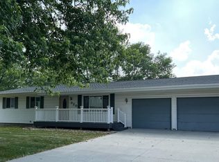 320 E View Pl, Osceola, IA 50213