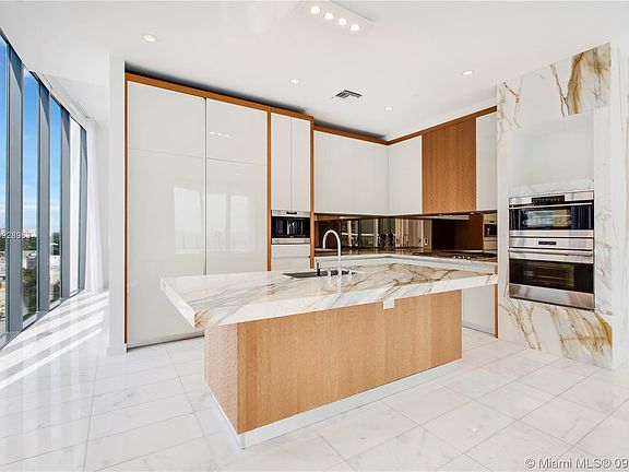 4th image of 2821 S Bayshore Dr Unit 11A