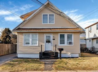 7 S Atlantic St APT 2, Bay Shore, NY 11706