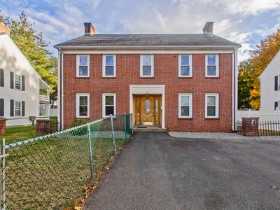 98 Lyman St, Holyoke, MA, 01040