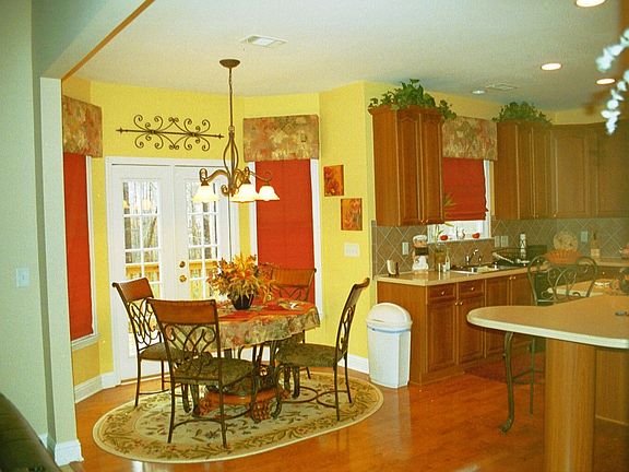 Breakfast room with bay window.