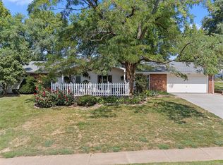 605 Indian Hills Dr, Saint Charles, MO 63301