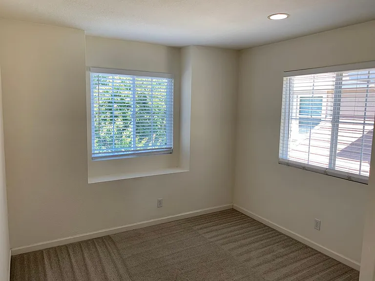 222 Whispering Oaks Ct — Photo 10