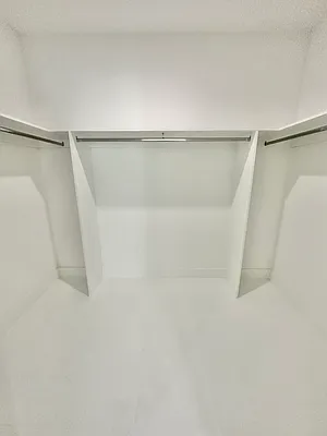 Sold by R New York | media 19