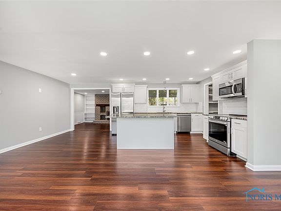 4th image of 550 Loomis Dr
