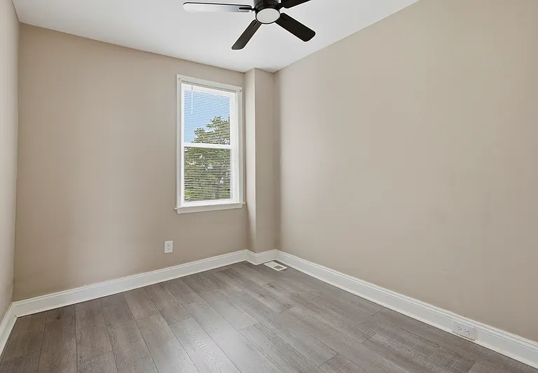 2728 E Chase St — Photo 9