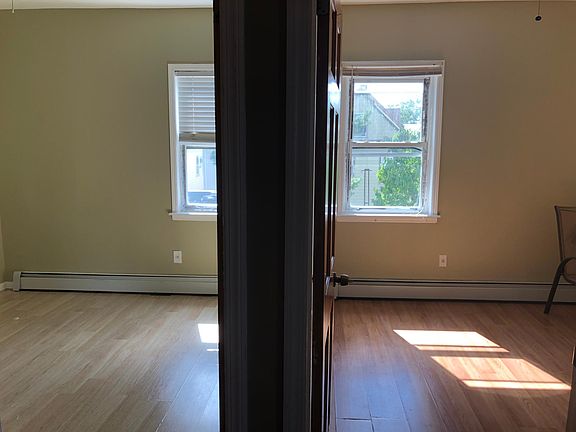 3rd image of 2338 124th St #2FLOOR