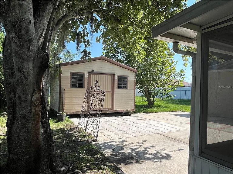 821 Marquis Ct — Photo 2