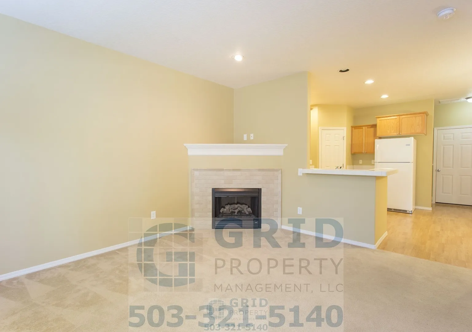 Spacious 3 Bedroom, 2.5 Bath Townhome Available in Hillsboro - 2 Car Garage! — Photo 3