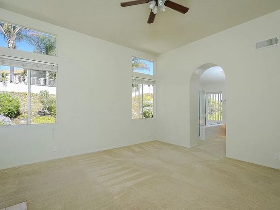 5th image of 748 Corona Dr
