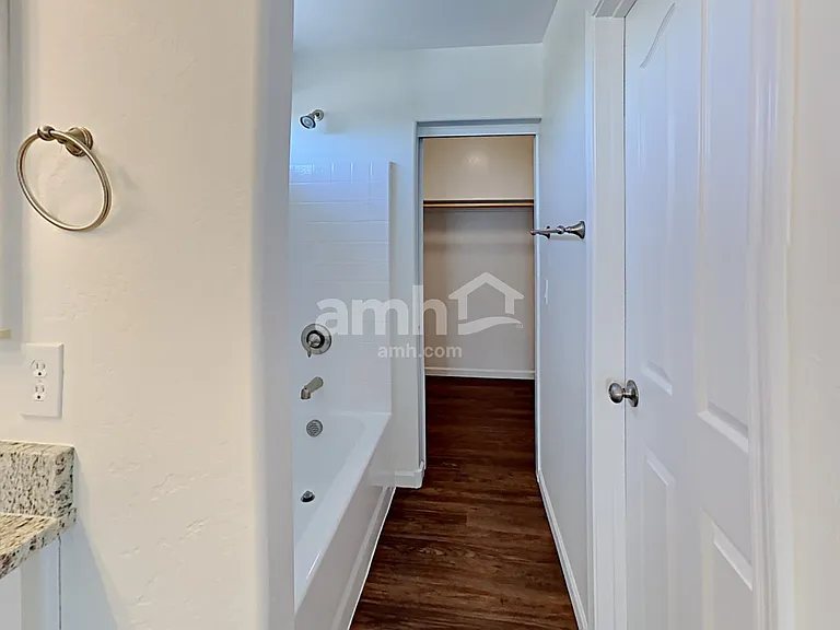 7008 S 38th Ln — Photo 11