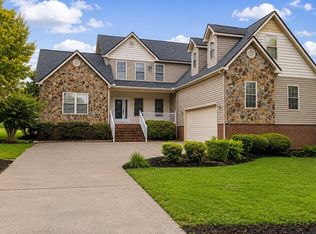 110 Old Oak Dr, Greenwood, SC 29649
