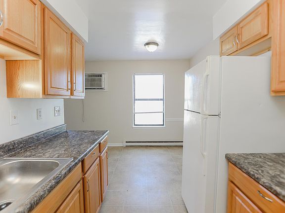 2nd image of 201 W 34th St #1