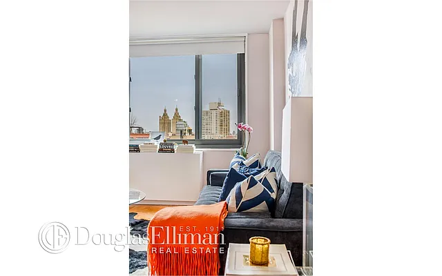 Sold by Douglas Elliman | media 22