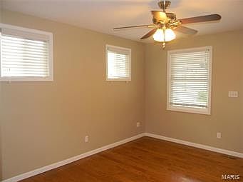 4th image of 130 W Arlee Ave