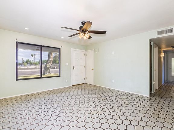 4th image of 1205 E Valerie Dr