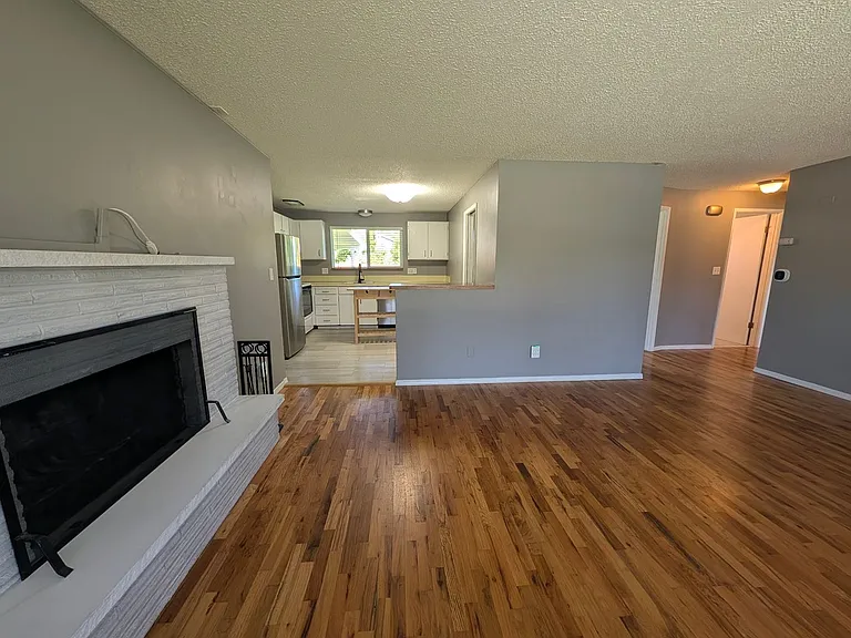 3806 Pineneedle Dr NE — Photo 6