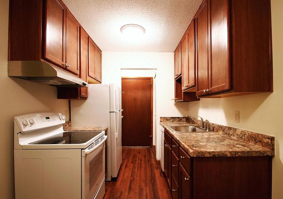 1st image of 798 10th St NW #104