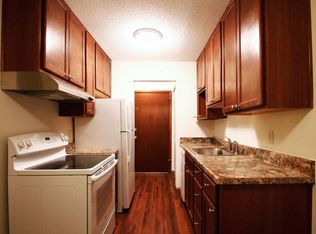 798 10th St NW #104, Saint Paul, MN 55112