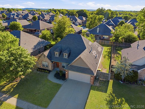 4th image of 14738 Courtney Dr