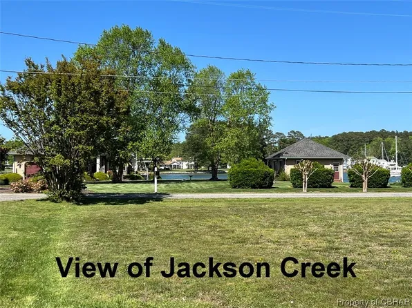625 Lovers Ln, Deltaville, VA 23043