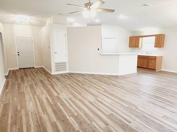 2nd image of 1484 Newcastle Way